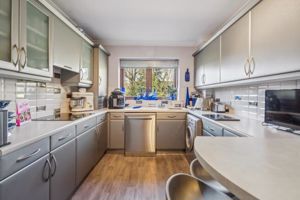 Photo 25- click for photo gallery